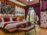 Three Suites Sextuple Villa