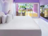 Plush Jacuzzi Double room