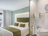 Deluxe with Terrace Double room with partial sea view