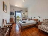 Double room with pool view
