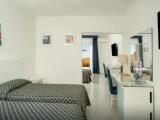 Deluxe Quadruple Family room