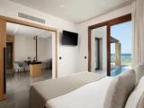 Luxury Private Pool Double Suite seafront