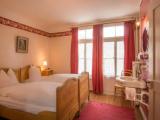 Twin room with mountain view
