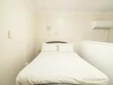 Sextuple room