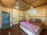Standard with fan (no hot water) Bungalow beachfront