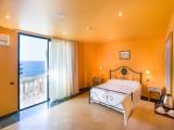 Quadruple room with sea view