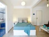 Deluxe with Outdoor Jetted Tub room