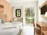 Twin room with garden view