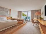 Connecting Junior Suite with balcony and with ocean view