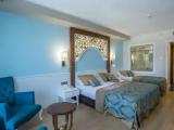 Standard Triple room with land view
