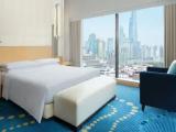 Bund Club Lounge Access Suite with river view