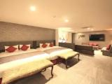 Deluxe Annex Suite