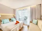 Double room with pool view