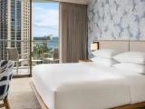 Renovated Ainahau Tower Double room with partial ocean view