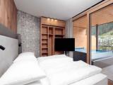 Deluxe Top Suite