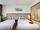 Family Triple room with ocean view