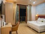 Deluxe Double room with city view