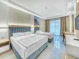 Superior room with partial sea view