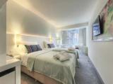 Twin room with courtyard view