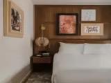 Signature Extra Double room with city view