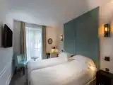Superior Marquise  - Eiffel Tower side view Twin room