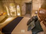 Royal Double Cave Suite
