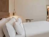 2 Bedrooms Master The Level Suite