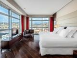 Panoramic with hot tub Suite