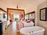Junior Suite with partial sea view