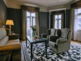 Riverside Premier Front View Twin Suite