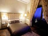 Deluxe Albany with Jacuzzi Suite