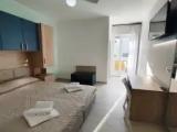 Connecting room