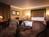 Suite with balcony and with city view