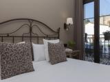 Square Twin room
