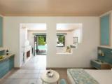 Sharing Pool Double Junior Suite seafront