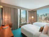 Twin Club room with city view