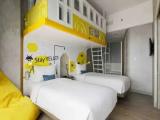 Family Yello Suite