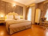 Superior Double room with street view