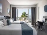 Junior Suite with balcony and with city view