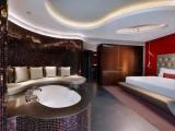 1 Bedroom Marvelous Jacuzzi Double Suite with balcony and with Skyline view