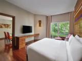 2 Bedrooms Island Pool Access Suite
