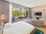 Private Grand Quadruple Swim Up Laguna Suite