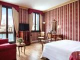Exclusive Double Junior Suite with canal view