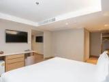 Friend & Family room