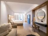 Urban Chic Outdoor Hot Tub Double room with city view
