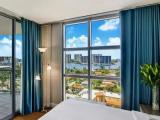 2 Bedrooms Bayfront Suite with balcony