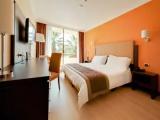 Urban with Private Patio Double room Garden View