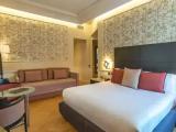 Connecting room