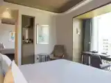 2 Bedrooms Family room with city view