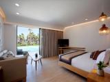 Deluxe with Individual Pool Double Junior Suite Beachfront